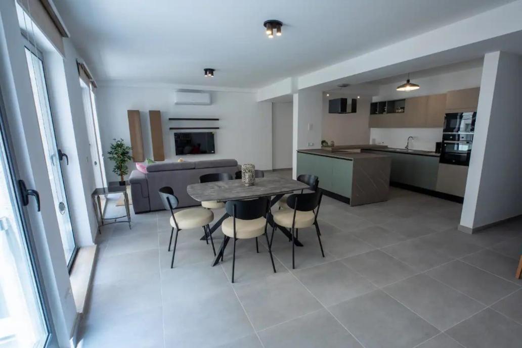 Modern Comfort In Location * Sliema
