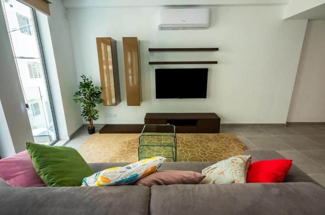 Modern Comfort In Location