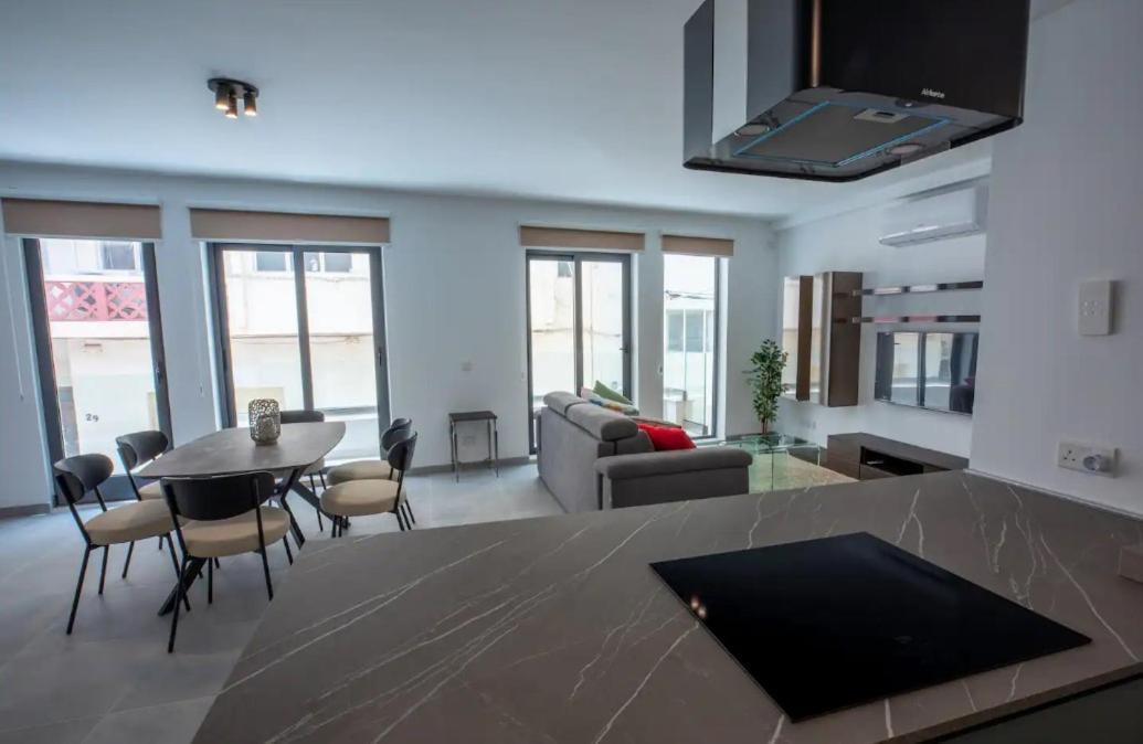 Modern Comfort In Location