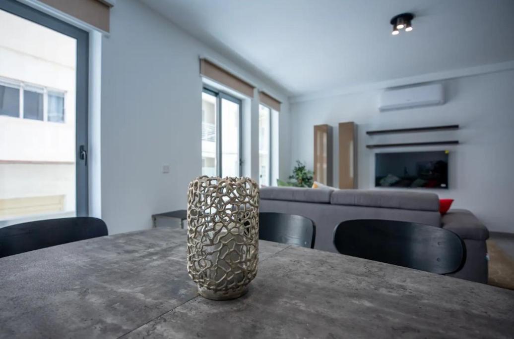 Modern Comfort In Location *